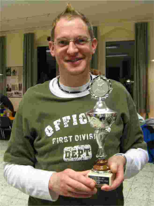 Trainer Stafan Felten mit DTSA-Pokal 2007. Foto TCBS / Rolf Fraedrich
