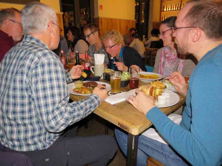 Anschlieendes Essen. Foto: TCBS / Rolf Fraedrich